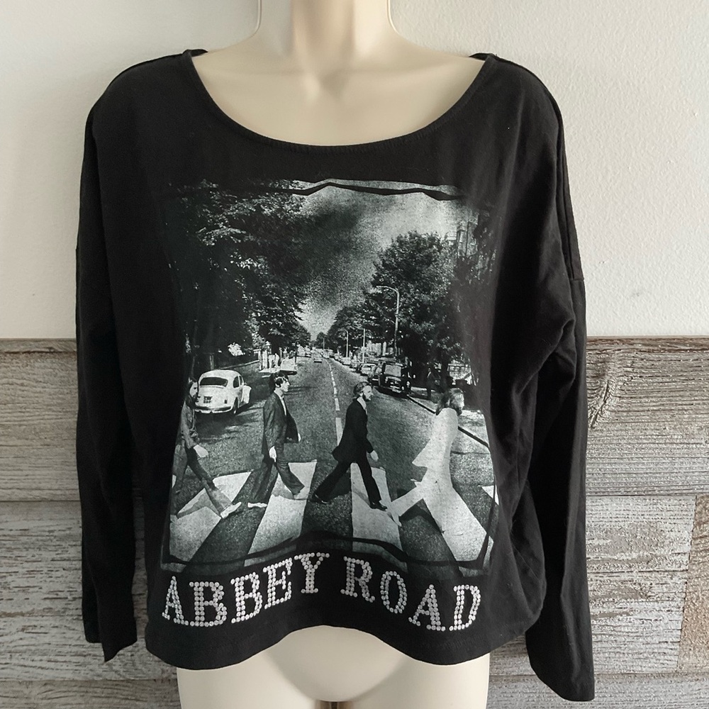 The Beatles 2012 Abbey Road women's junior size S (3/5) black cropped top